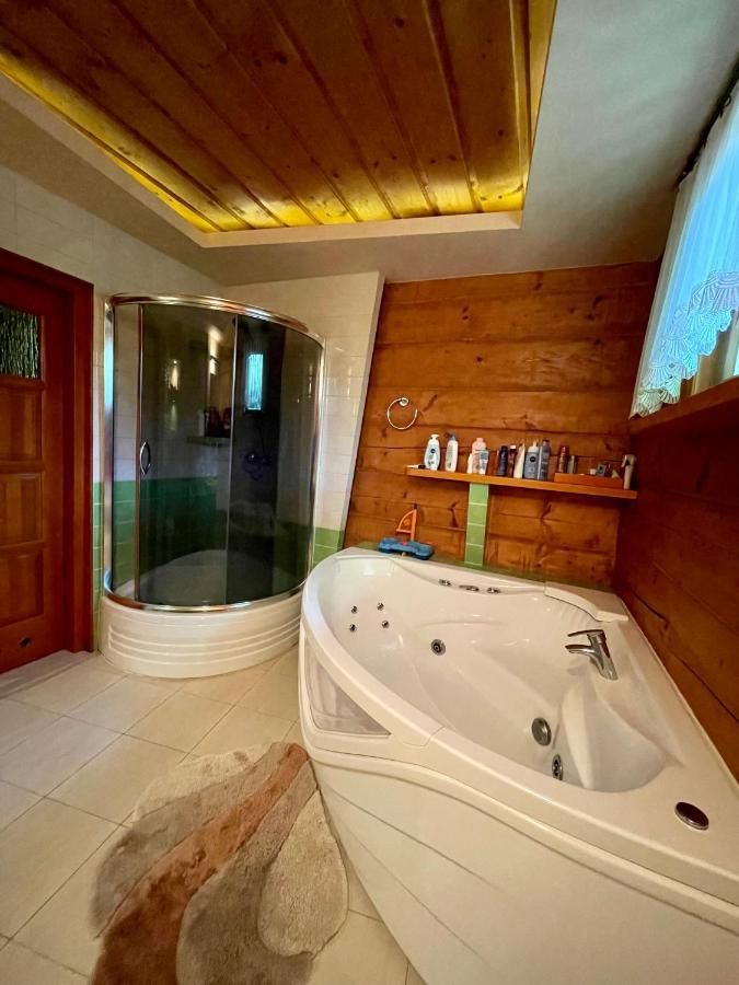 Villa Dom Z Bali Przy Szlaku Kasina Wielka Exterior foto